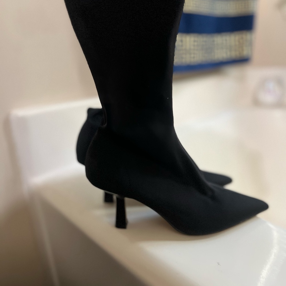 Elegant Black Women's Boots